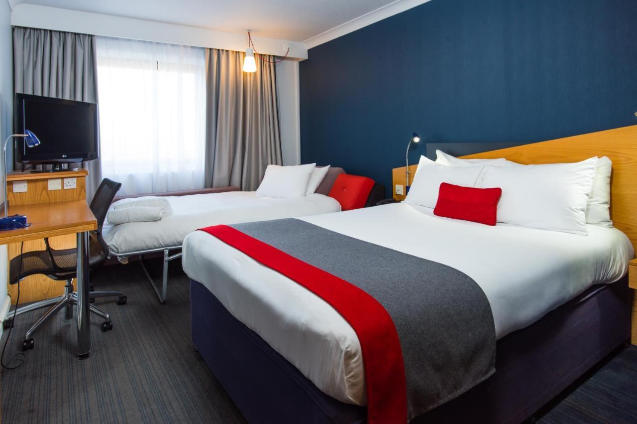 Holiday Inn Express Birmingham Oldbury By Ihg Exteriör bild