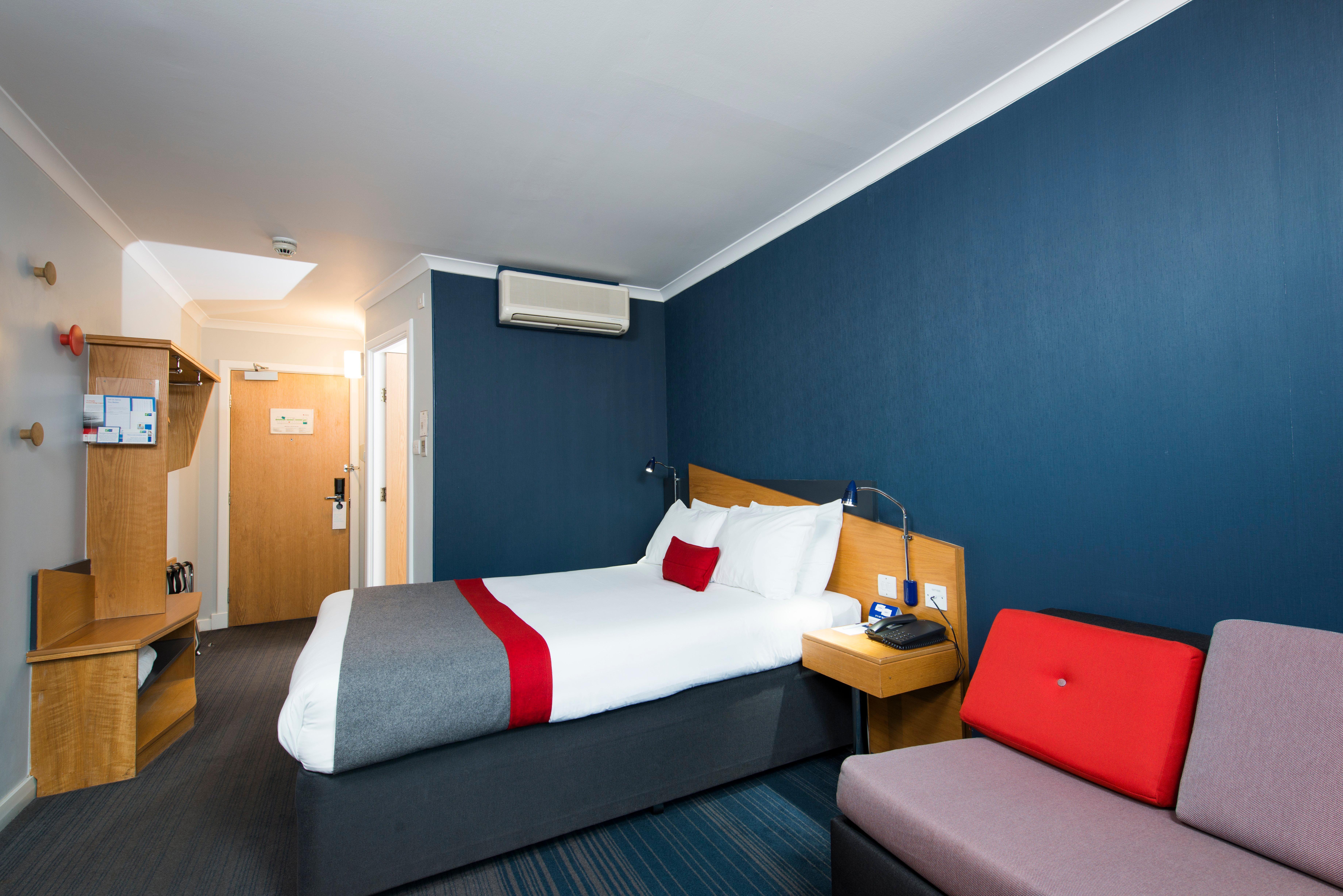 Holiday Inn Express Birmingham Oldbury By Ihg Exteriör bild