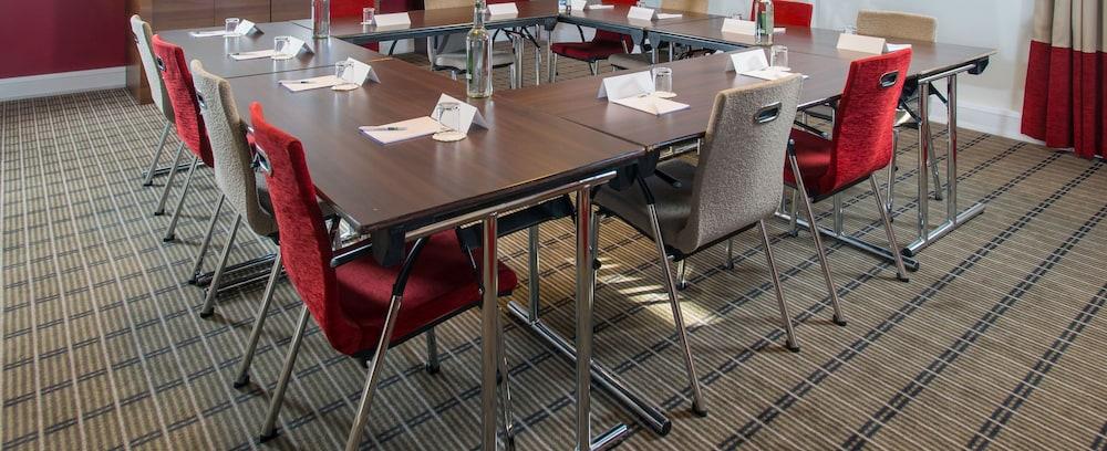 Holiday Inn Express Birmingham Oldbury By Ihg Exteriör bild