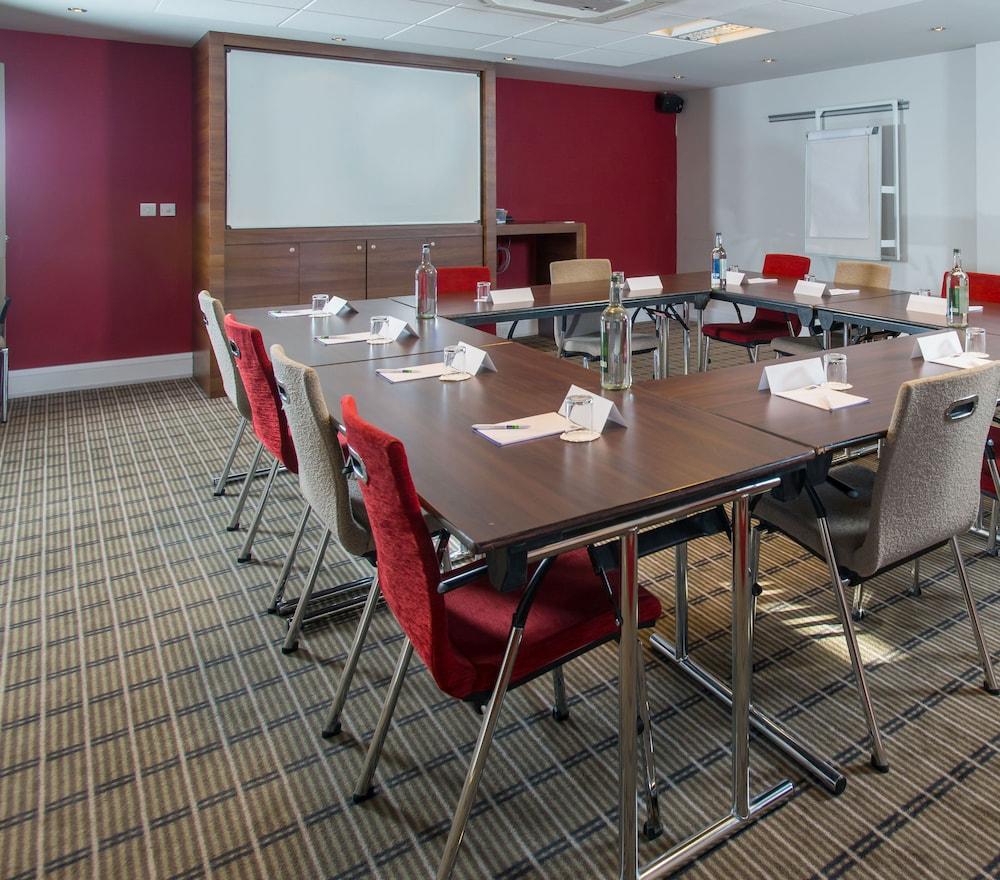 Holiday Inn Express Birmingham Oldbury By Ihg Exteriör bild