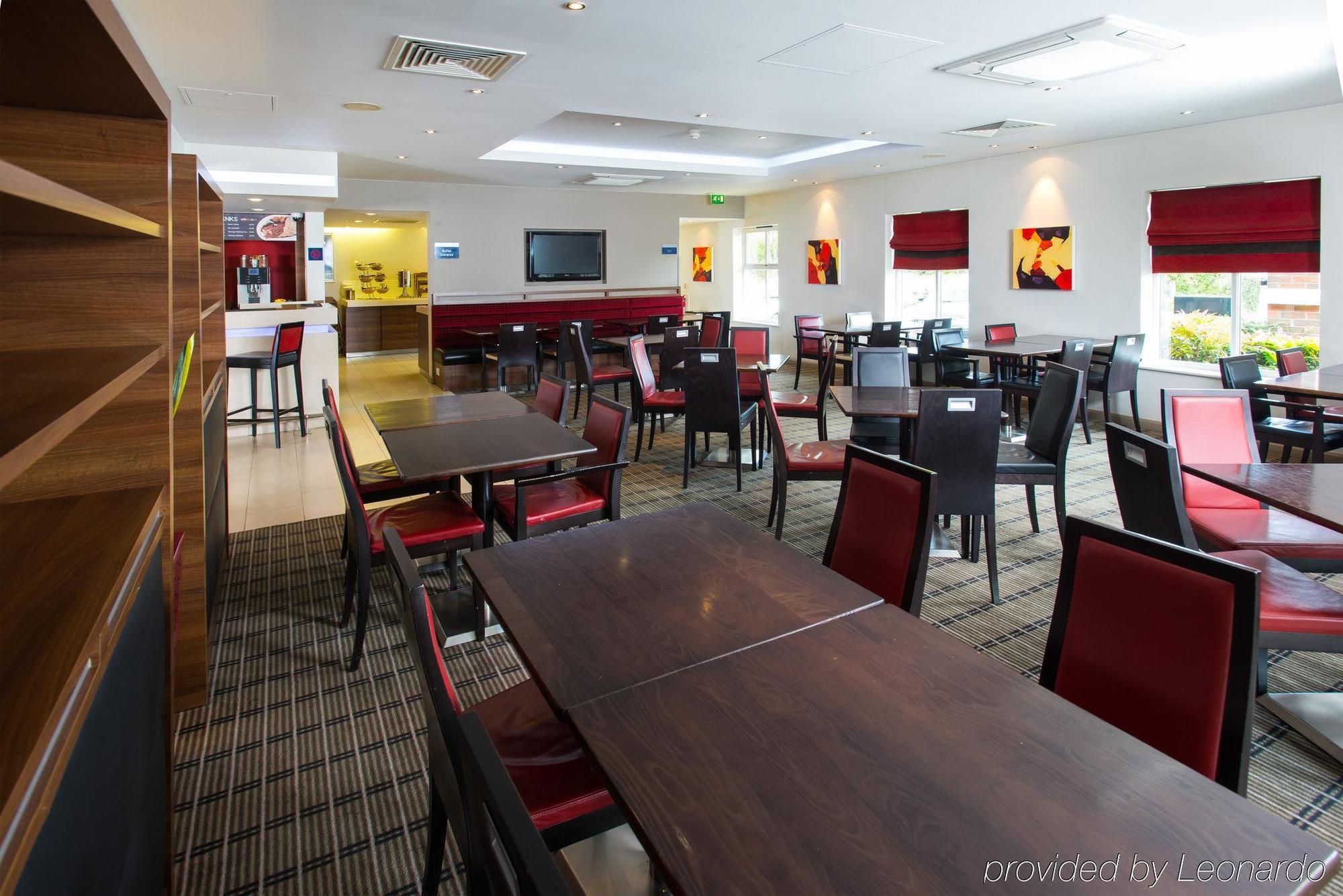Holiday Inn Express Birmingham Oldbury By Ihg Exteriör bild