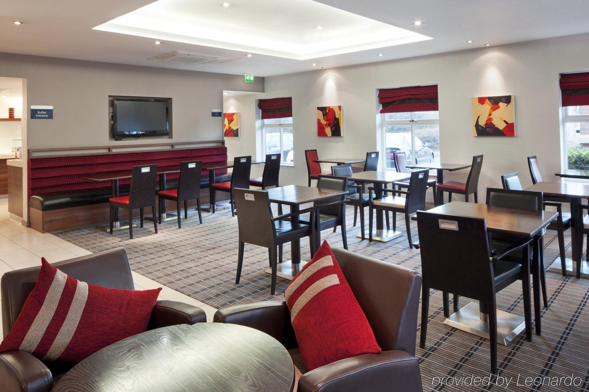 Holiday Inn Express Birmingham Oldbury By Ihg Exteriör bild