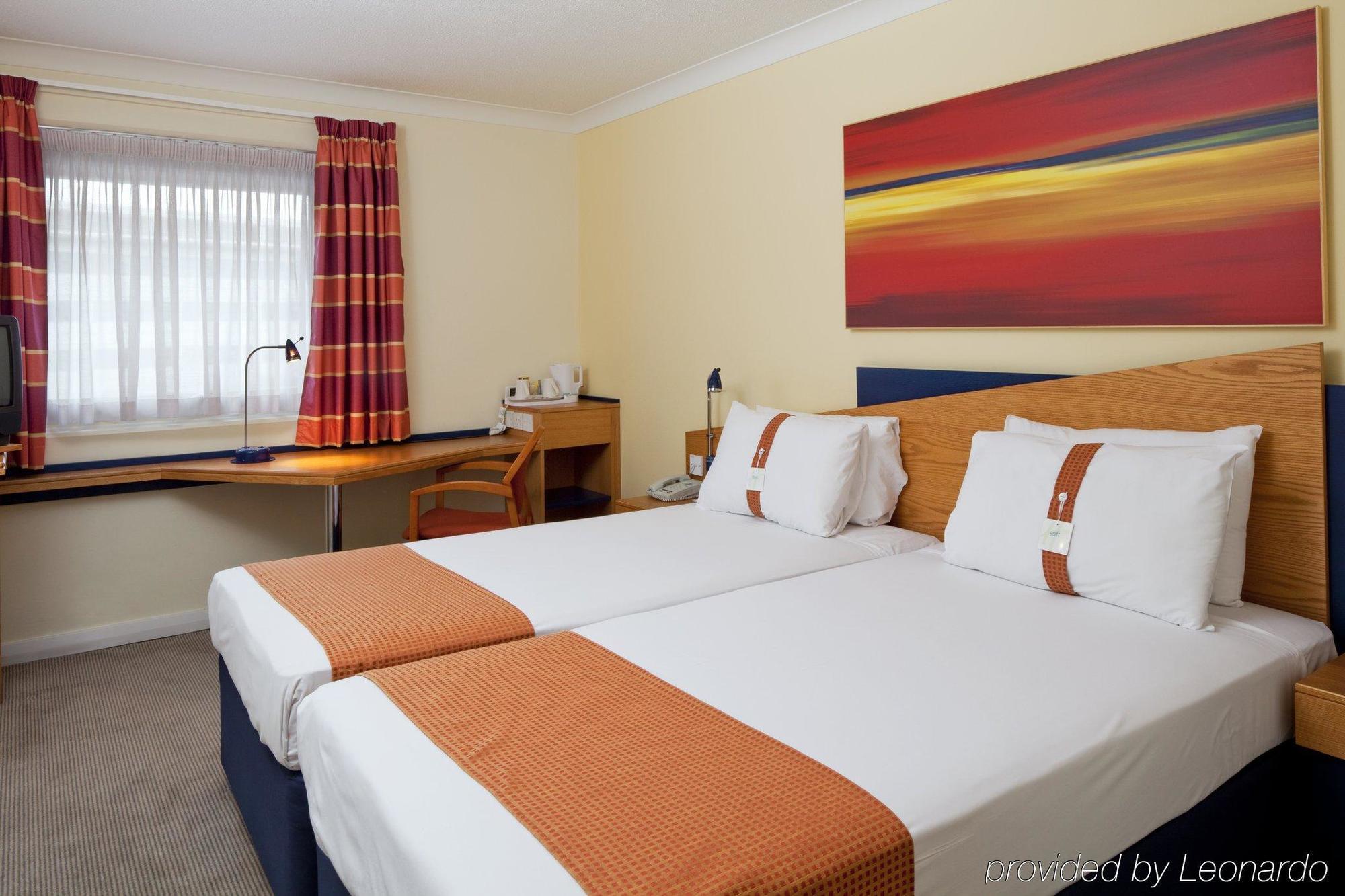 Holiday Inn Express Birmingham Oldbury By Ihg Rum bild