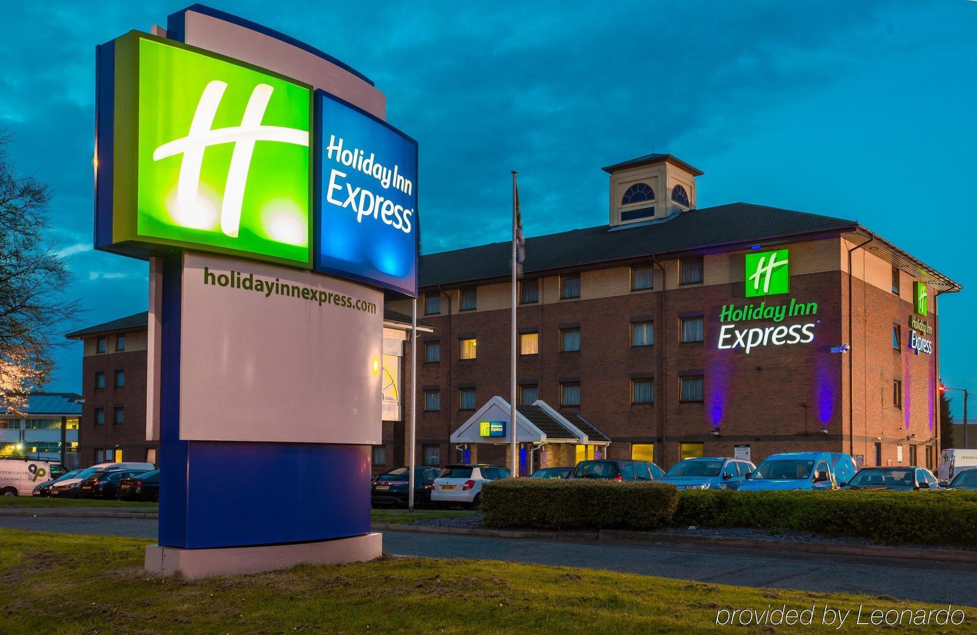 Holiday Inn Express Birmingham Oldbury By Ihg Exteriör bild