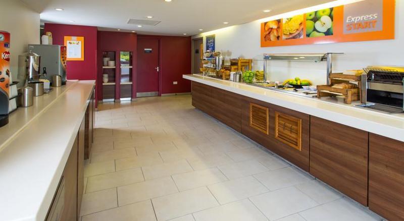 Holiday Inn Express Birmingham Oldbury By Ihg Exteriör bild