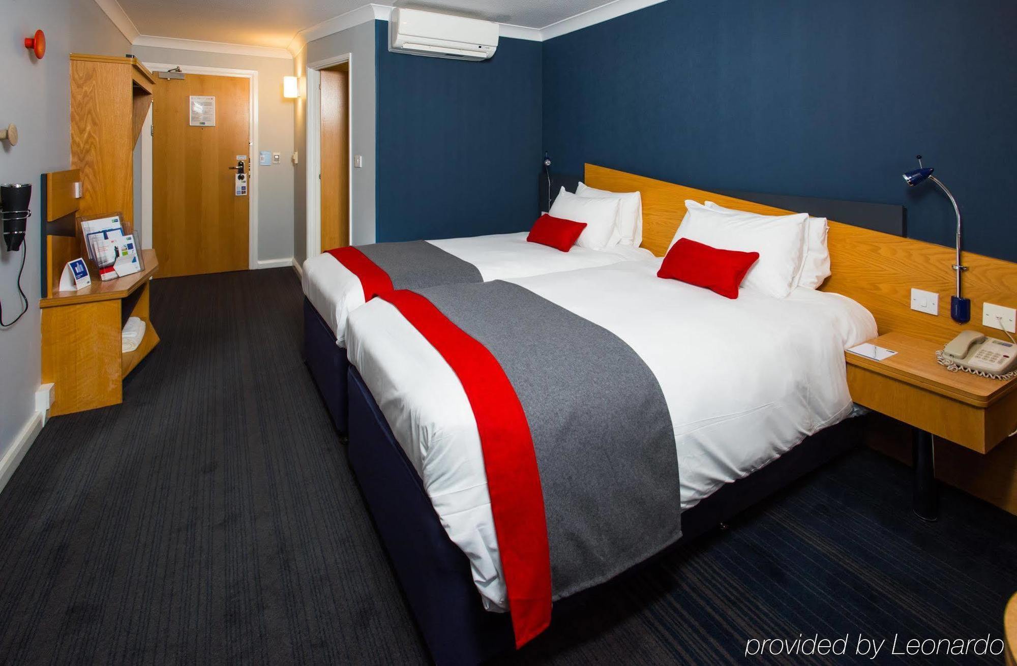 Holiday Inn Express Birmingham Oldbury By Ihg Exteriör bild