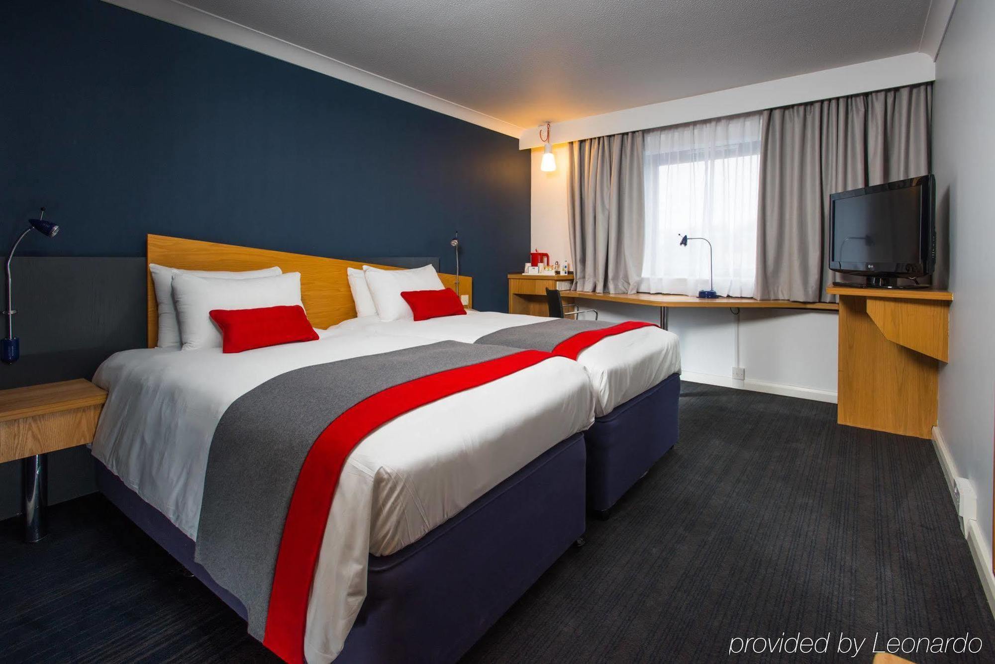 Holiday Inn Express Birmingham Oldbury By Ihg Exteriör bild